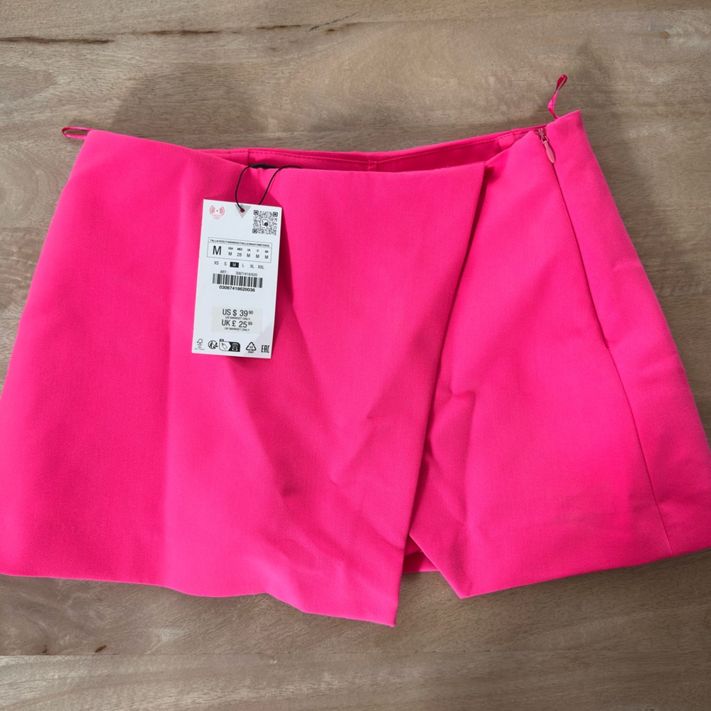 Zara Vibrant Pink Women's Skort medium NWT